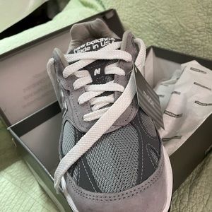 New Balance women’s 993 Gray size 7D width GRAY